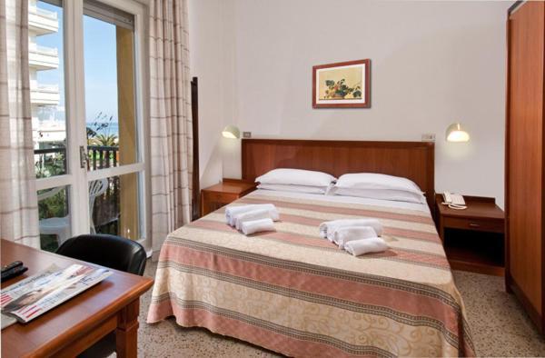 Hotel Tropic - Fronte Mare Riccione Esterno foto